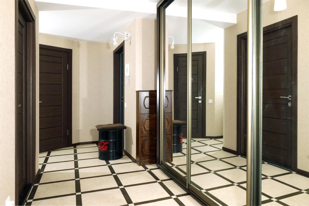 2 Rooms Semi-Luxury Apt On 39-H Nezalezhnoi Ukrаiny Street Next To The City Council Zaporizhia Exterior photo